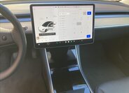 Tesla Model 3 Sedan 0,0 208 kw