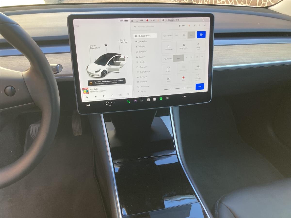 Tesla Model 3 Sedan 0,0 208 kw