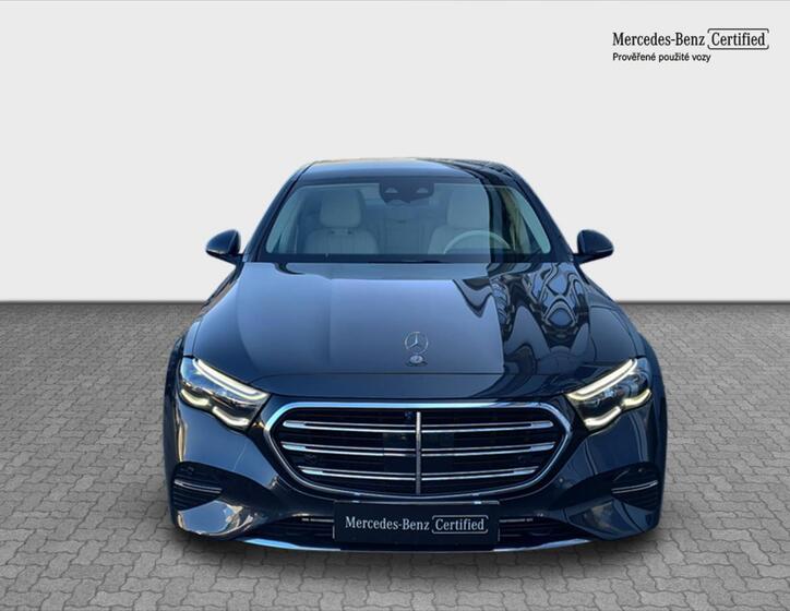 Mercedes-Benz Třídy E 8