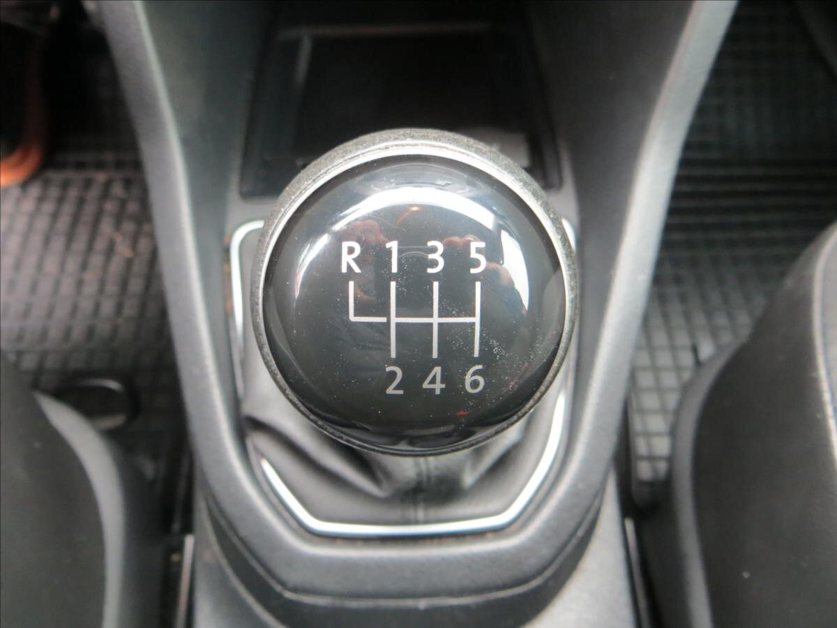 Volkswagen Caddy Skříň 1,4 l 81 kw