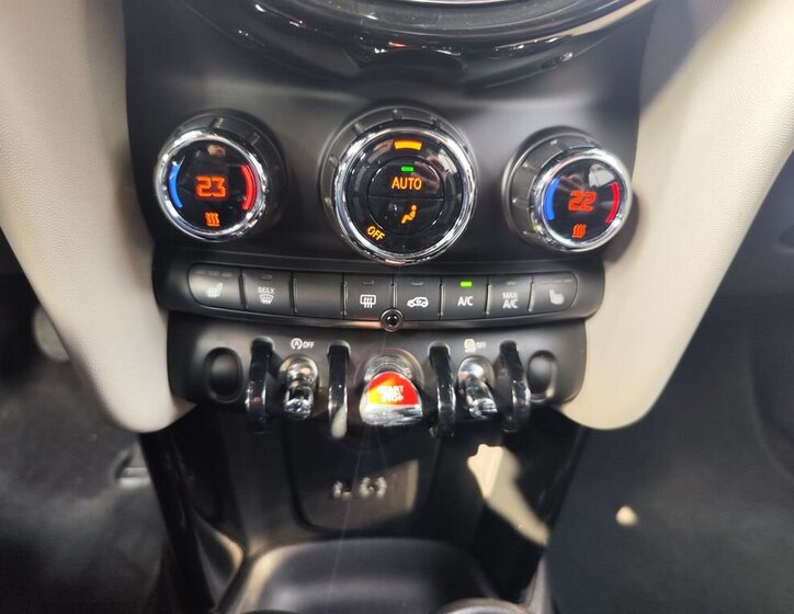 Mini Cooper Hatchback 1,5 l 85 kw