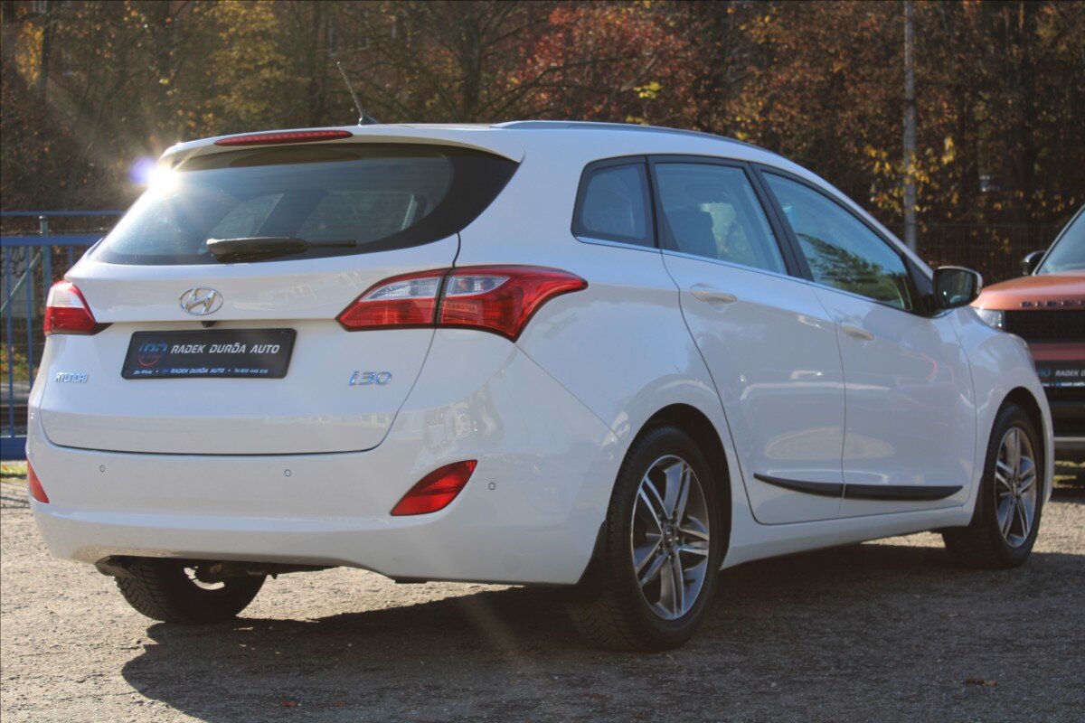 Hyundai i30 Kombi 1,6 l 99 kw