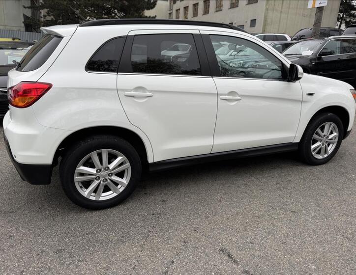 Mitsubishi ASX 13