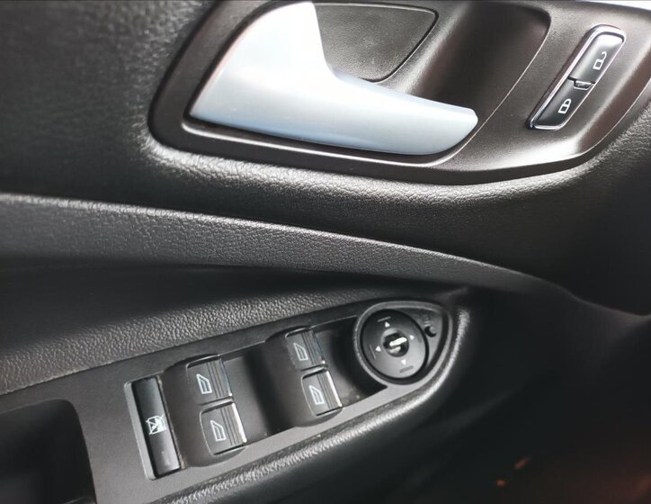 Ford Kuga SUV 1,6 l 110 kw