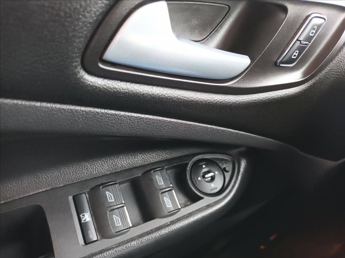 Ford Kuga SUV 1,6 l 110 kw