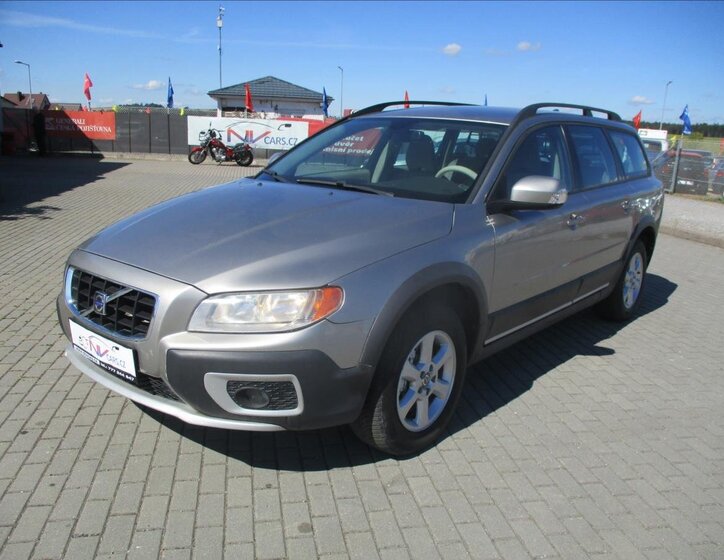 Volvo XC70 1