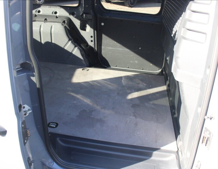 Volkswagen Caddy Skříň 2,0 l 75 kw