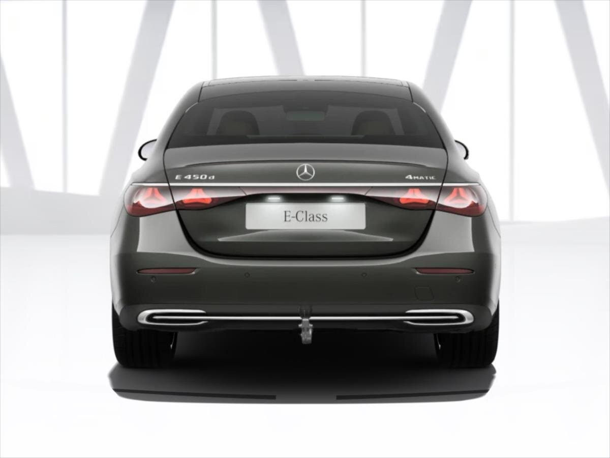 Mercedes-Benz Třídy E Sedan 3,0 l 270 kw