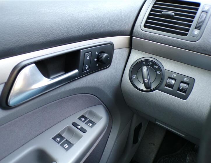 Volkswagen Touran 11