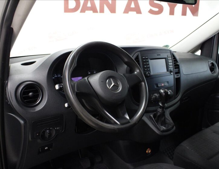 Mercedes-Benz Vito 10