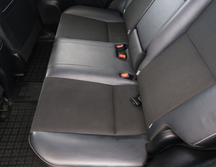 Toyota RAV4 SUV / Terénní 2,5 l 114 kw