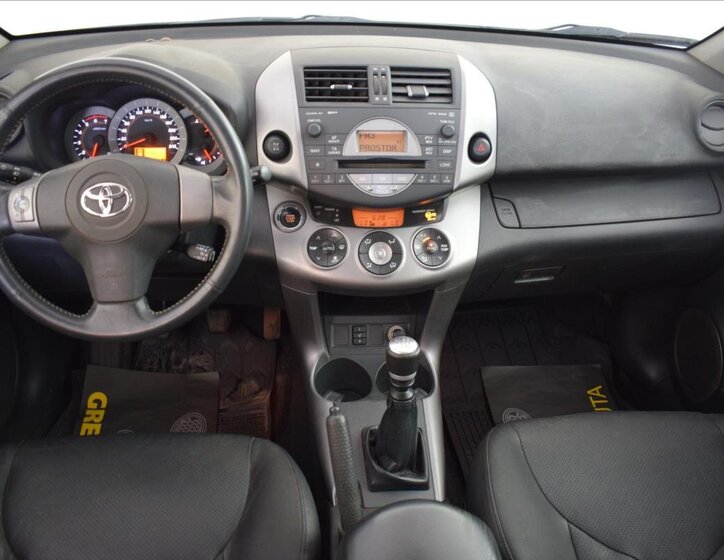 Toyota RAV4 SUV / Terénní 2,2 l 130 kw