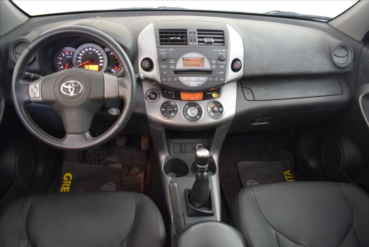 Toyota RAV4 SUV / Terénní 2,2 l 130 kw
