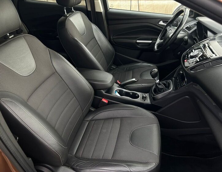 Ford Kuga SUV 2,0 l 120 kw