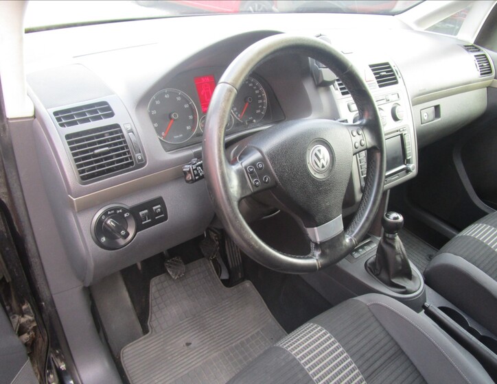 Volkswagen Touran 10