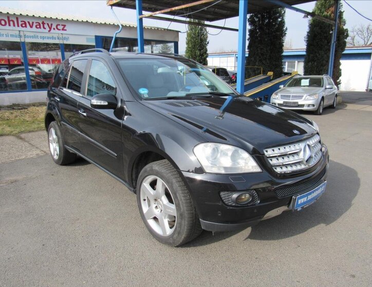 Mercedes-Benz Třídy M SUV / Terénní 3,0 l 165 kw
