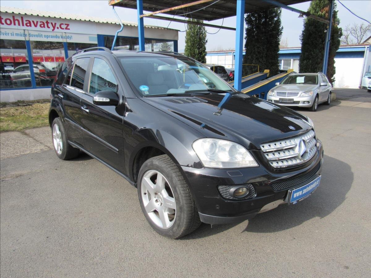 Mercedes-Benz Třídy M SUV / Terénní 3,0 l 165 kw