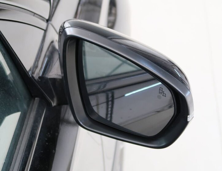 DS Automobiles DS7 Crossback SUV / Terénní 1,6 l 147 kw