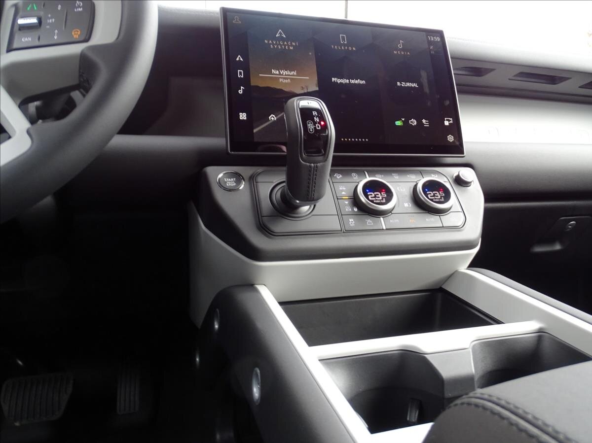Land Rover Defender SUV 3,0 l 183 kw