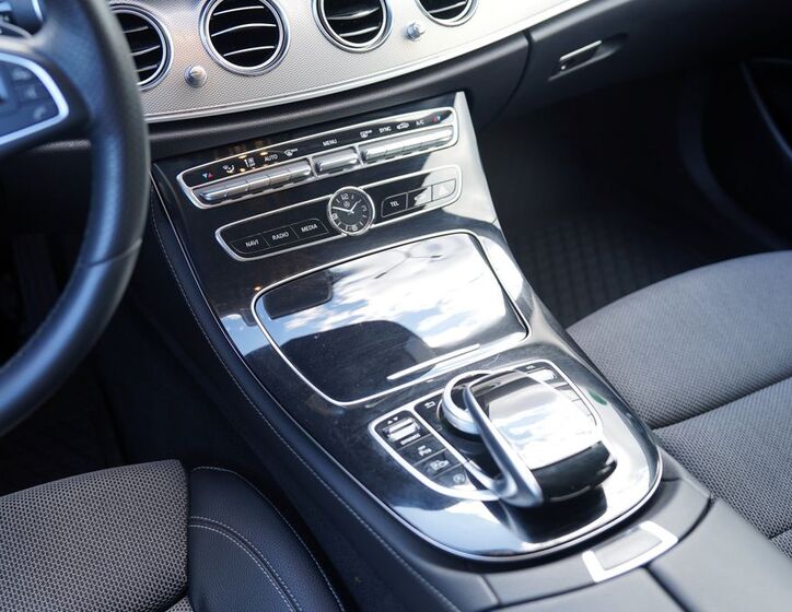 Mercedes-Benz Třídy E 48