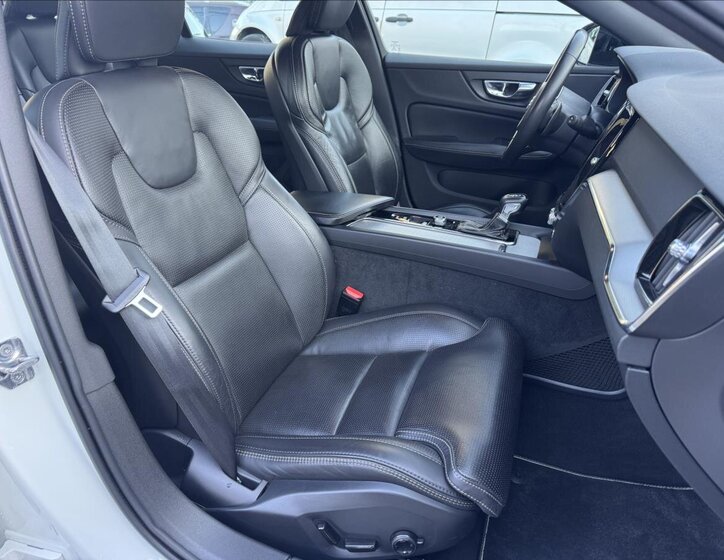 Volvo V60 Kombi 2,0 l 110 kw