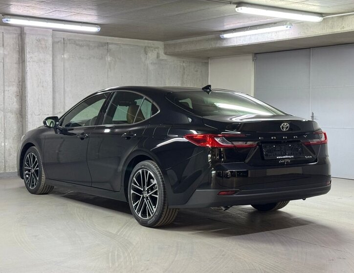 Toyota Camry Sedan / Limuzína 2,5 l 160 kw