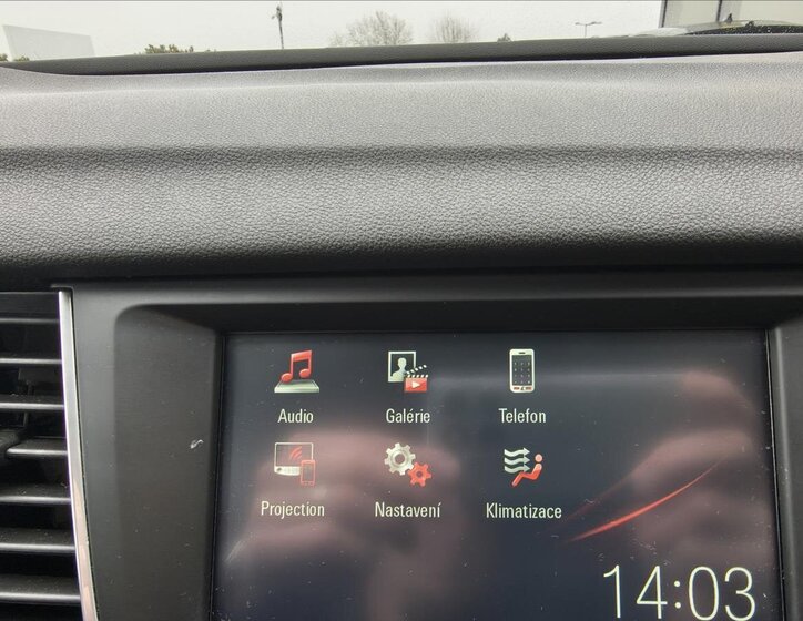 Opel Grandland SUV / Terénní 1,2 l 96 kw