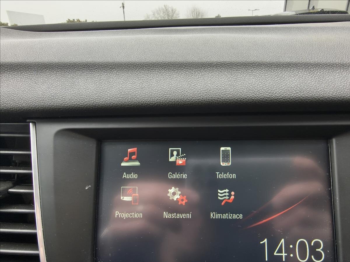 Opel Grandland SUV / Terénní 1,2 l 96 kw