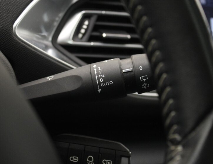 Peugeot 308 Hatchback 1,6 l 73 kw