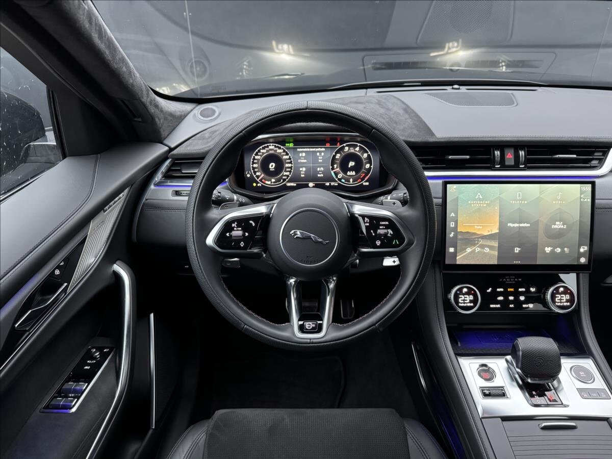Jaguar F-Pace SUV / Terénní 5,0 l 405 kw