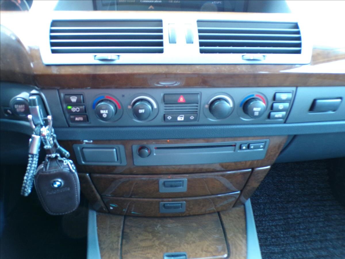 BMW Řada 7 Sedan / Limuzína 3,6 l 200 kw