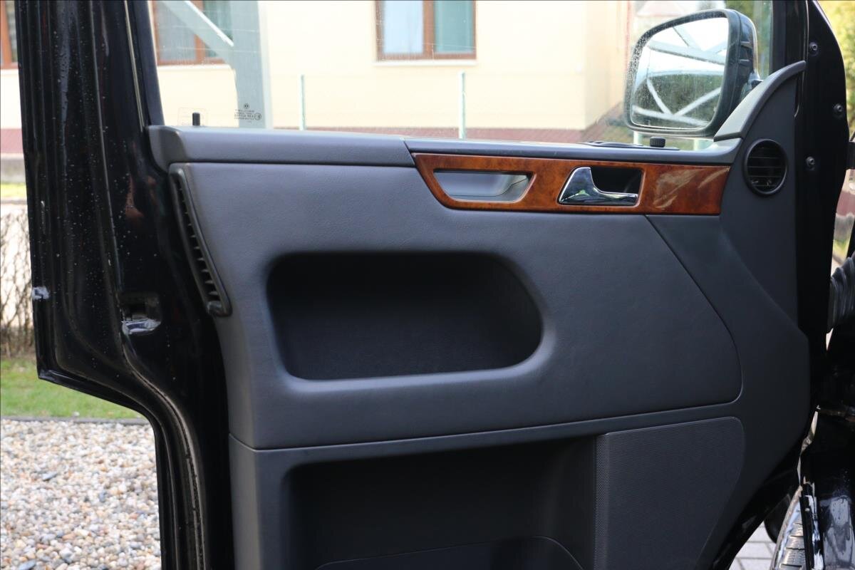 Volkswagen Multivan MPV 2,5 l 128 kw