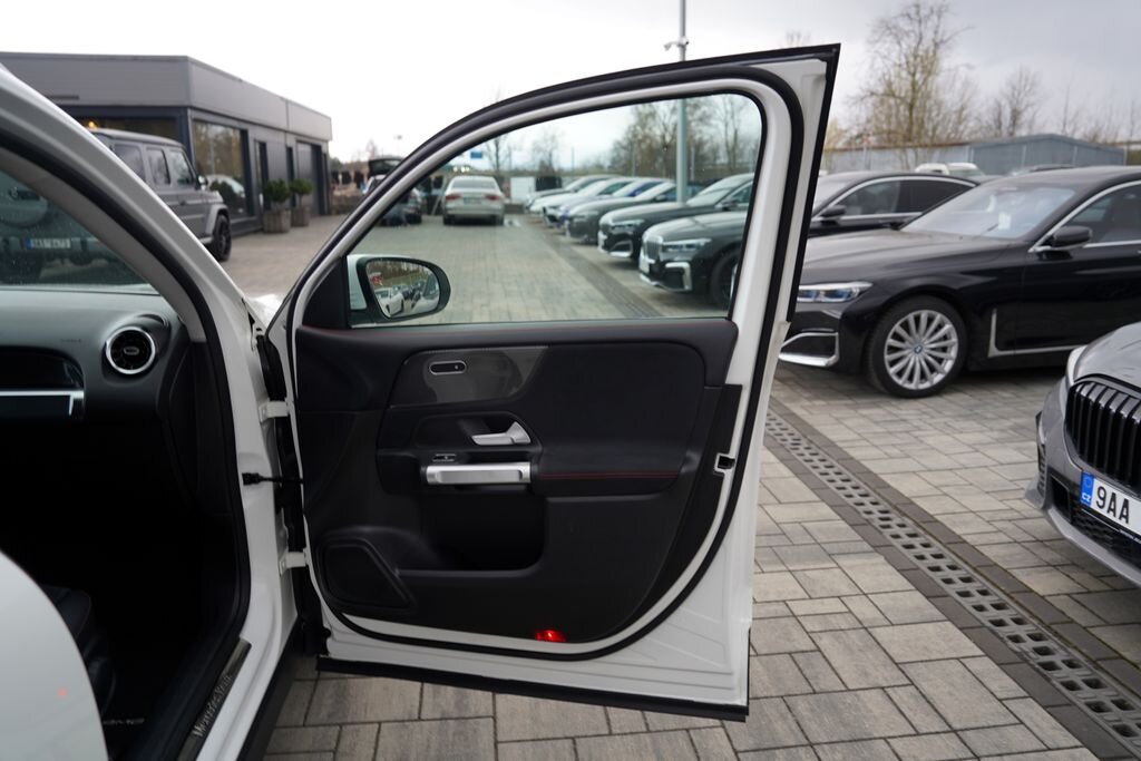 Mercedes-Benz GLB SUV / Terénní 2,0 l 110 kw