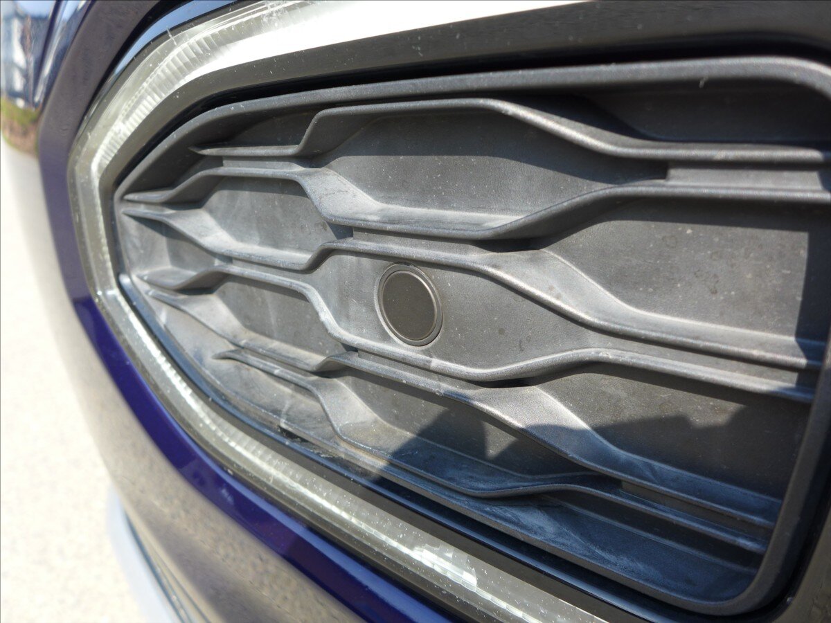 Volkswagen T-Roc SUV / Terénní 2,0 l 110 kw