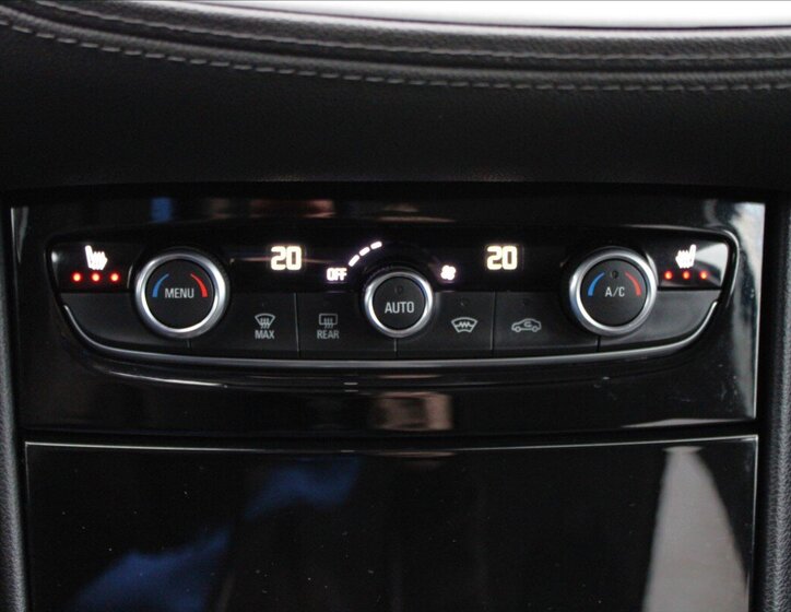 Opel Grandland X SUV / Terénní 1,2 l 96 kw