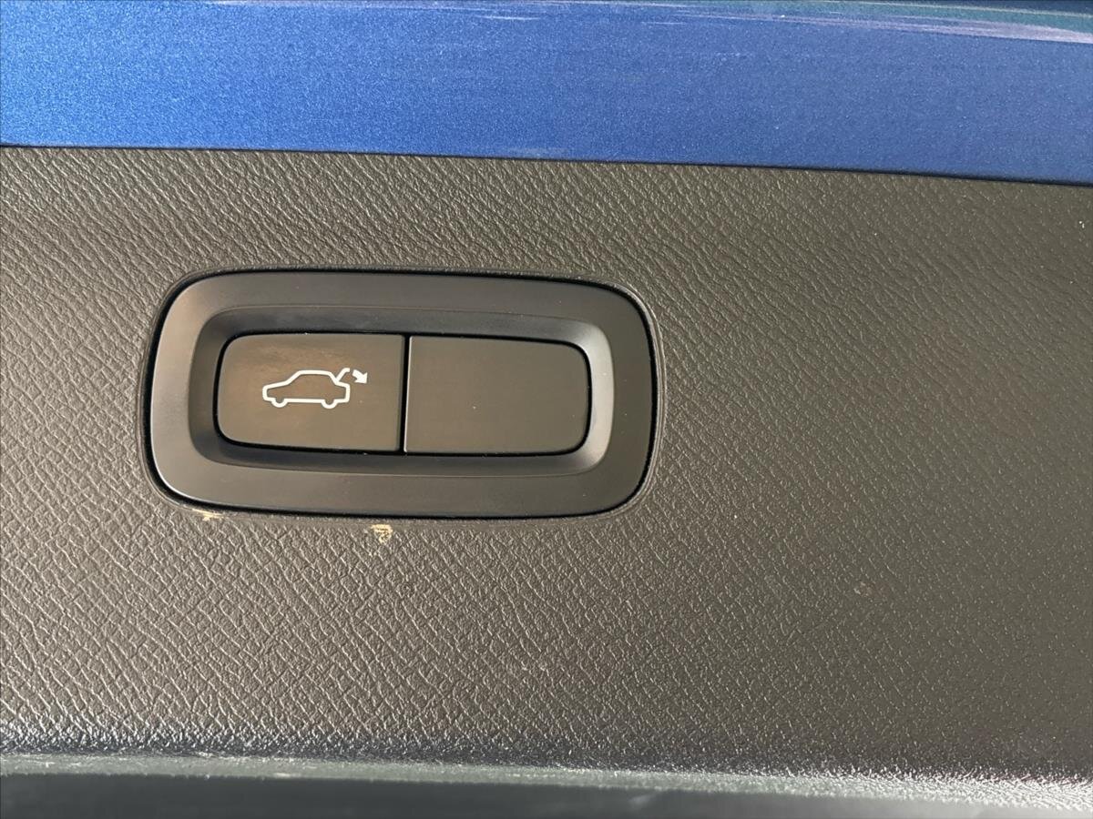 Volvo XC90 SUV / Terénní 2,0 l 173 kw