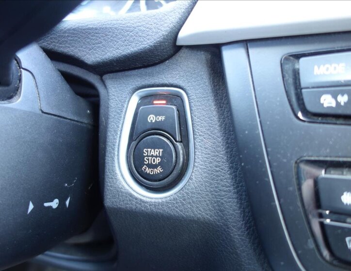 BMW Řada 3 Sedan / Limuzína 2,0 l 105 kw