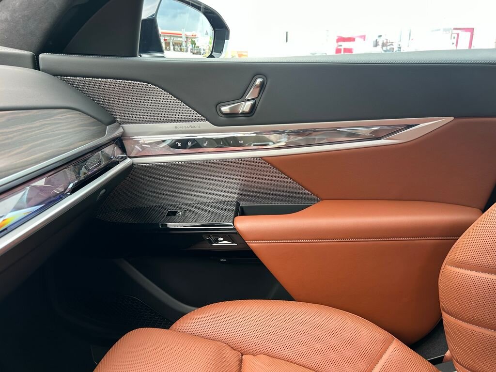 BMW i7 Sedan / Limuzína 0,0 400 kw