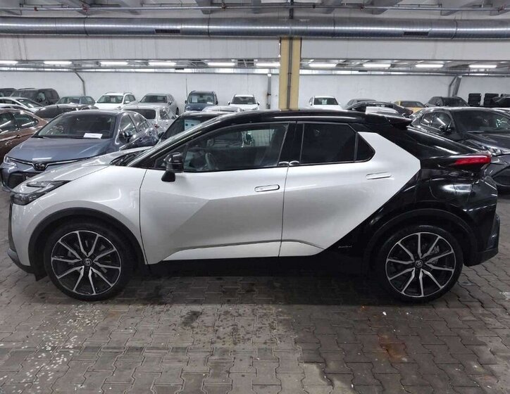 Toyota C-HR 2