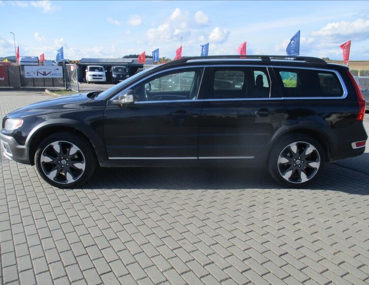 Volvo XC70 Kombi 2,4 l 151 kw