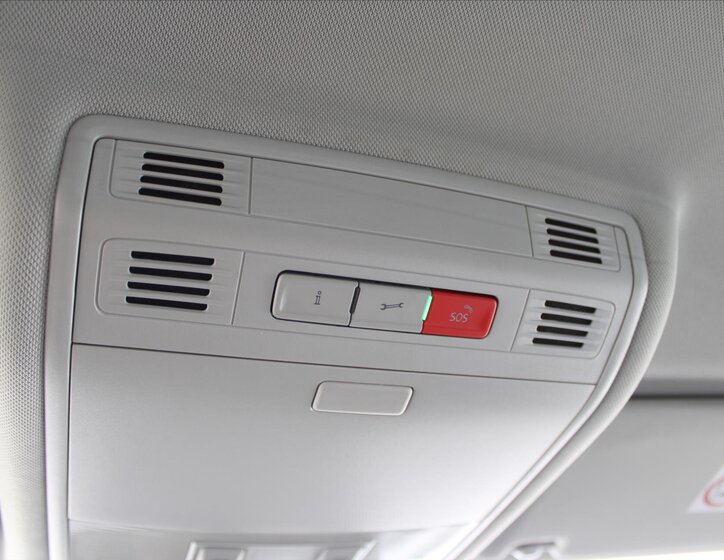 Volkswagen e-Golf 23