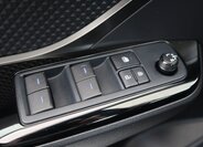 Toyota C-HR SUV 1,8 l 72 kw