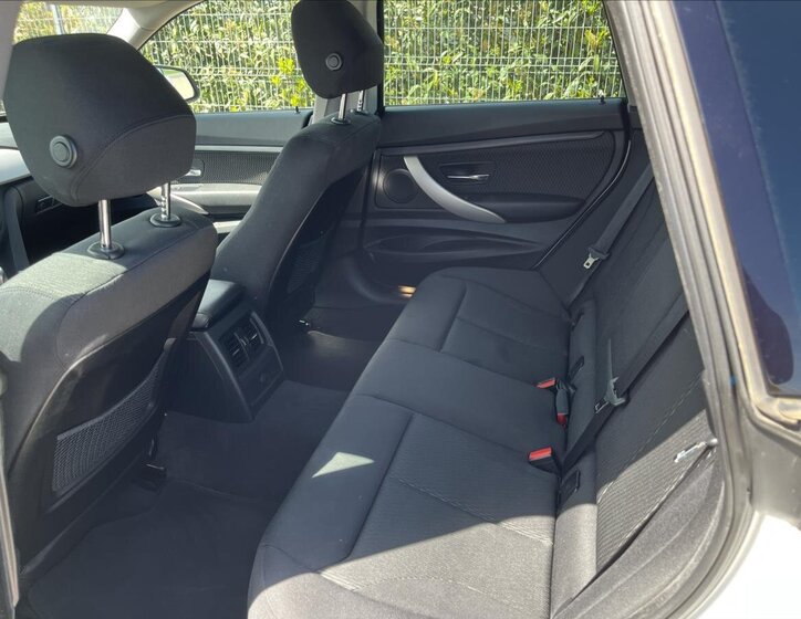 BMW Řada 3 Sedan / Limuzína 2,0 l 135 kw