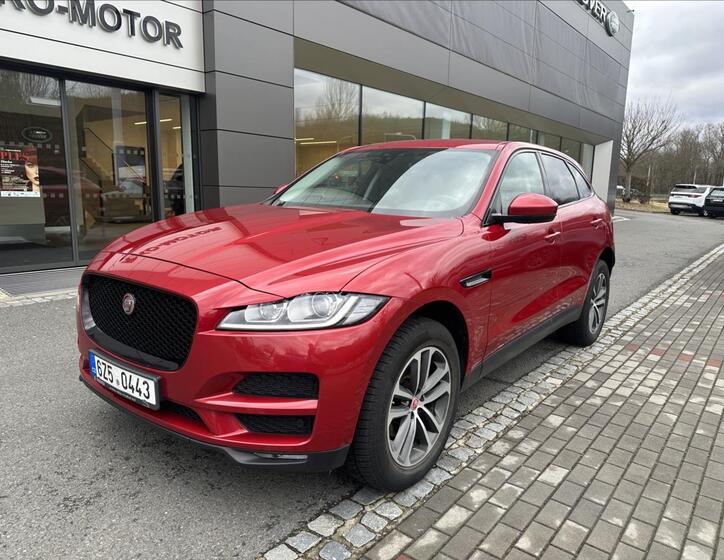 Jaguar F-Pace 2