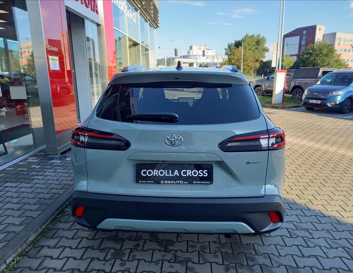 Toyota Corolla Cross 5