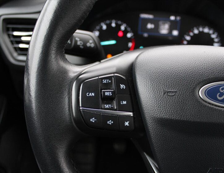 Ford Focus Kombi 999,0 74 kw