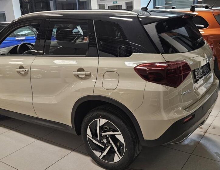 Suzuki Vitara SUV 1,4 l 81 kw