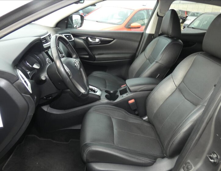 Nissan Qashqai SUV 1,2 l 85 kw