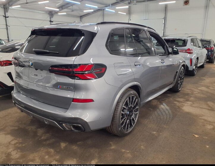 BMW X5 SUV / Terénní 4,4 l 390 kw