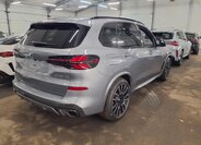 BMW X5 SUV / Terénní 4,4 l 390 kw